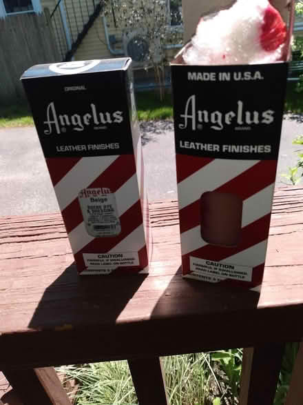 Photo of free shoe dye (Cambridge, Porter Square) #1