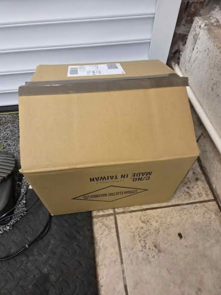 Photo of free Medium sized box (Lightwood ST3) #1