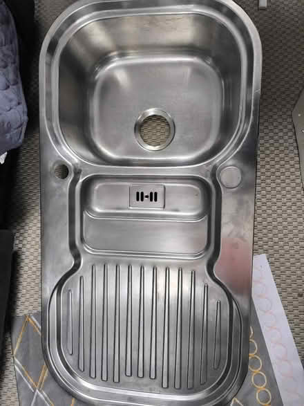 Photo of free Sink (Surbiton KT6) #1