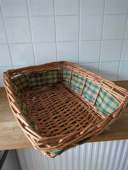 Photo of free Basket with tartan ribbon (Twickenham TW2) #4