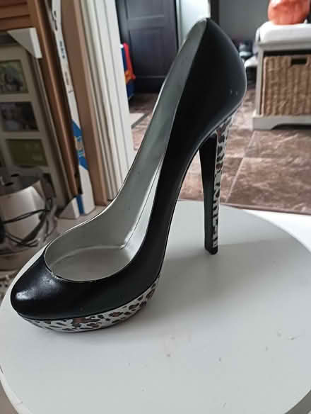 Photo of free Heavy weighted wine bottle holder (Greystones) #2