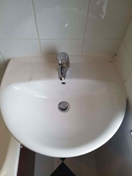 Photo of free Roca bathroom sink with pedestal (Woodford IG8) #3