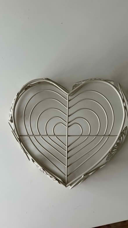 Photo of free Heart shaped fruit basket (AL4) #3