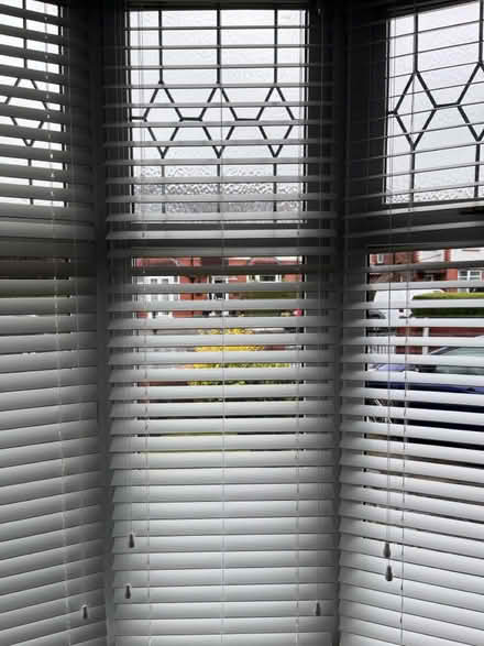 Photo of free Blinds - 4x White Faux Wood (M33) #2