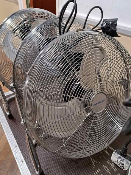Photo of free 16" Industrial fans, broken (Tottenham N17) #1