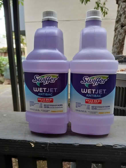 Photo of free Swffer WetJet Mop + cleaner fluid (Evergreen Park) #2