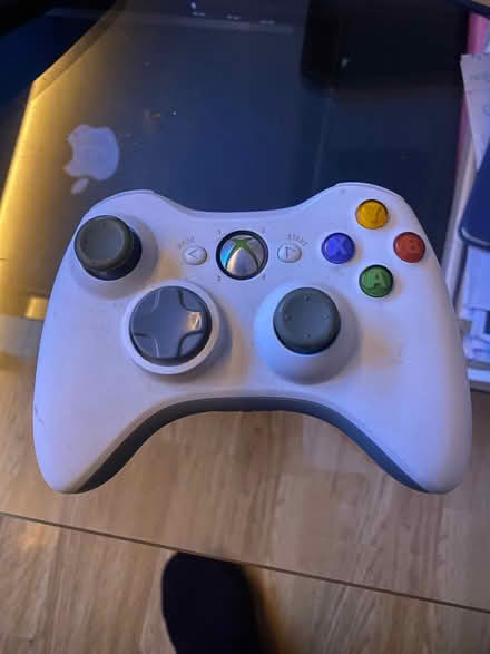 Photo of free Xbox 360 wireless controller (Easthampstead RG12) #1