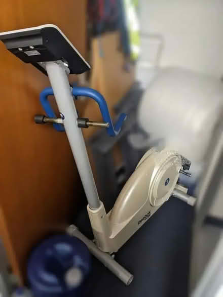 Photo of free Cross Trainer - Reebok Edge REE-11501 (Heath End RG7) #3
