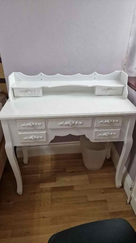 Photo of free White dressing table. (HA0) #2