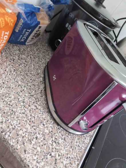 Photo of free Toaster (B64 7EN) #4