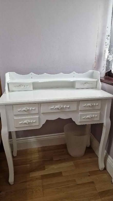 Photo of free White dressing table. (HA0) #1