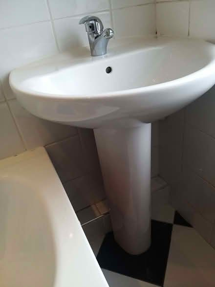 Photo of free Roca bathroom sink with pedestal (Woodford IG8) #2