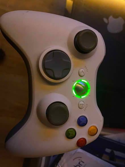 Photo of free Xbox 360 wireless controller (Easthampstead RG12) #2