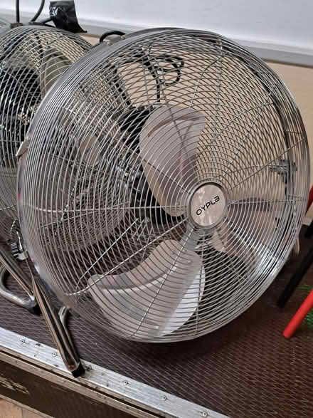 Photo of free 16" Industrial fans, broken (Tottenham N17) #2