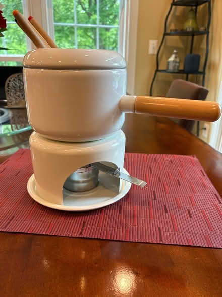 Photo of free Fondue Pot (Ashburn) #1