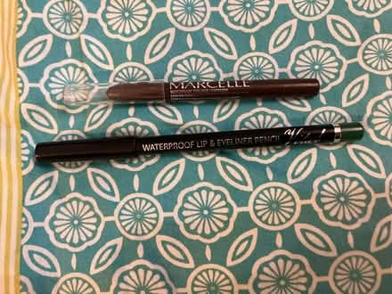 Photo of free Clothes/make up (Palmers Green N13) #1