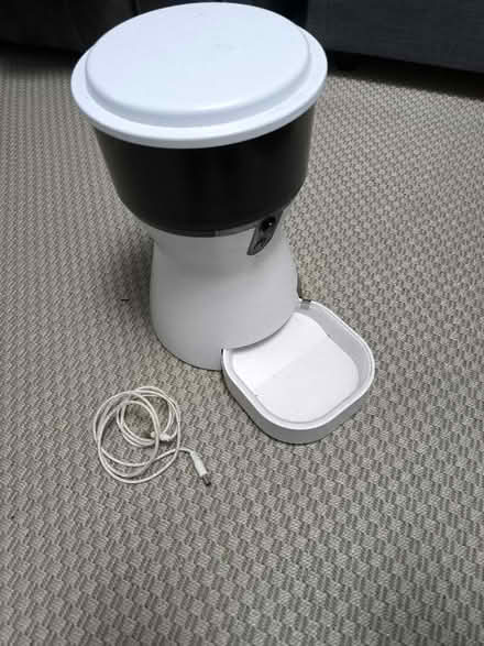 Photo of free Cat electric feeder (Surbiton KT6) #1
