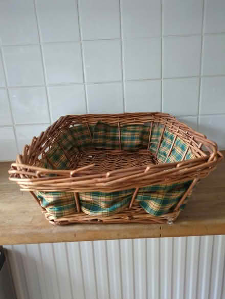 Photo of free Basket with tartan ribbon (Twickenham TW2) #3