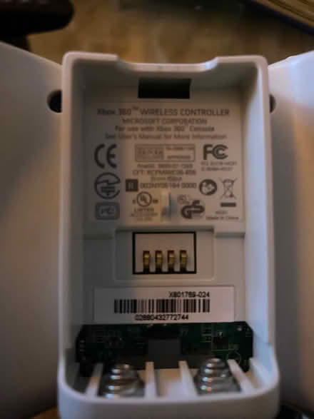 Photo of free Xbox 360 wireless controller (Easthampstead RG12) #3