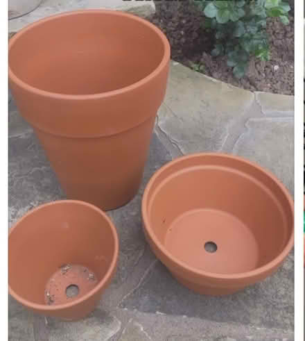 Photo of Terra-cotta pots and saucers (Pleasant Hill) #1