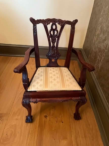 Photo of free Small chair (North Tonbridge) #1