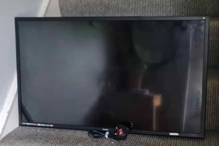 Photo of free NOT WORKING 32 inch TV a (Priestwood RG42) #1