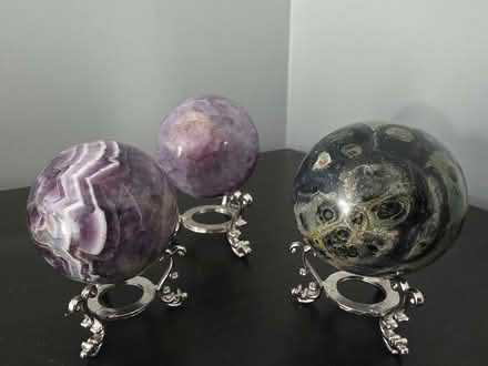 Photo of free Small polished decorative crystal spheres with mini stands (BT51) #1