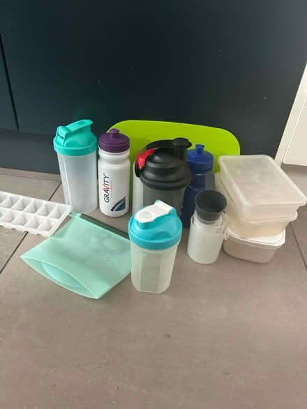 Photo of free Plastic stuff (W4 Chiswick) #1