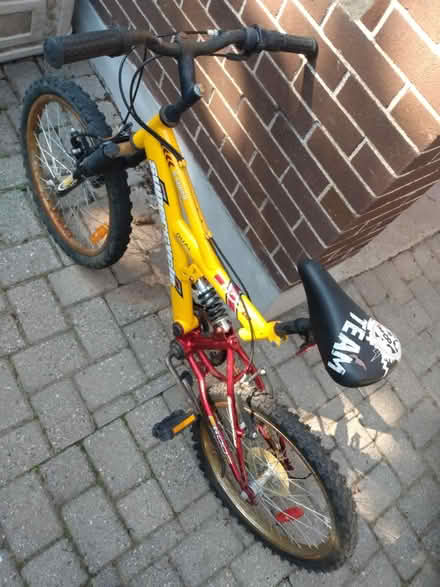 Photo of free Bicycle Dual Suspension 6 speed (Near Baseline Rd. & Clyde Ave.) #1