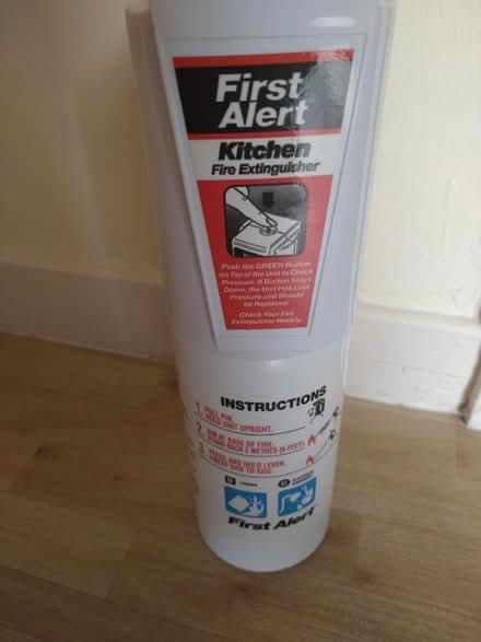 Photo of free Small fire extinguisher (Wokingham RG41) #1