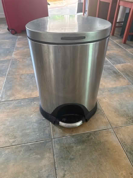 Photo of free Pedal bin (Kennington) #1