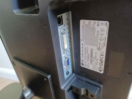 Photo of free LG 24" Monitor - intermittent fault (Chiseldon SN4) #2