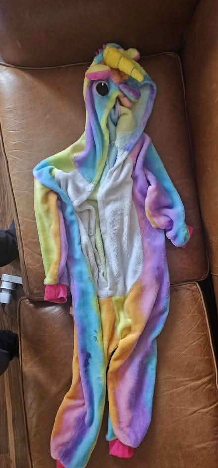 Photo of free Girl's clothes age 4-6 • Used (Clapham Common) #3