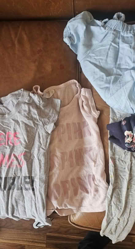 Photo of free Girl's clothes age 2-3 • Used (Clapham Common) #3
