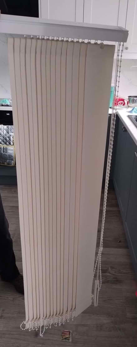 Photo of free A cream vertical window blind (Wokingham RG40) #1
