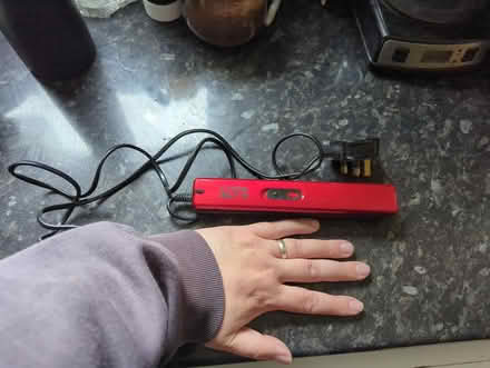 Photo of free small red travel hair straightener (Temple Rhydding BD17) #1