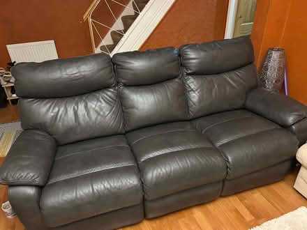 Photo of free 3 seater recliner settee (FY5 4nx) #1