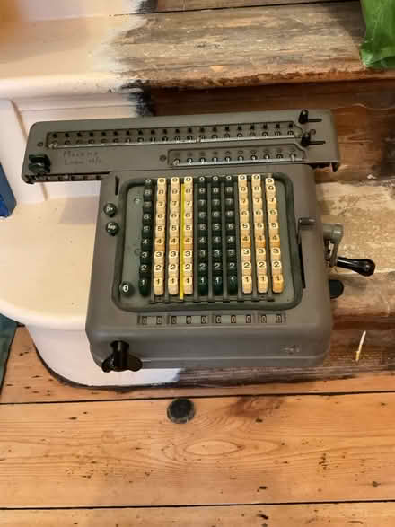 Photo of free Vintage calculating machine (Twickenham TW1 (St Margarets)) #1
