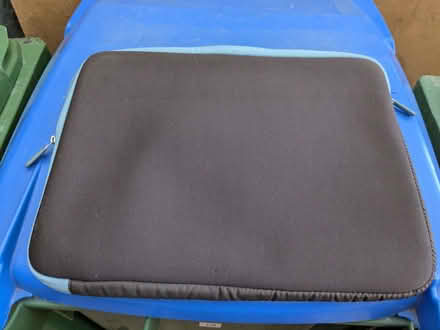 Photo of free Laptop sleeve (padded) 15"? (Roffey RH12) #3