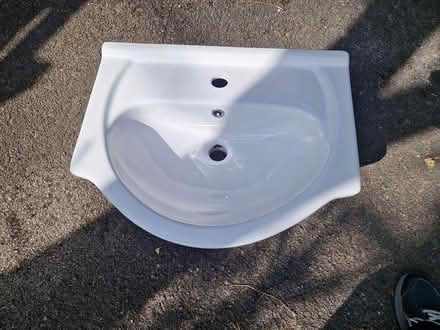 Photo of free White hand basin (Totton SO40 3HT) #1