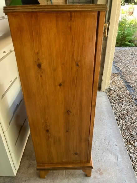 Photo of free Glass-fronted cabinet with shelves (Slack Head LA7) #4