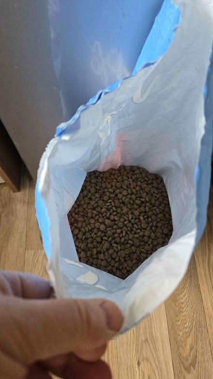 Photo of free Dry dog food (Lowedges (S8)) #2