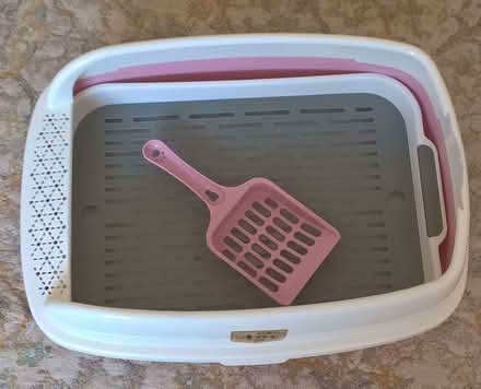 Photo of free cat litter tray with sieve tray (Clayton West HD8) #1