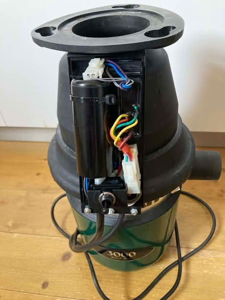 Photo of free MaxMatic 3000 Undersink Waste Grinder unit (Ravelston EH4) #2