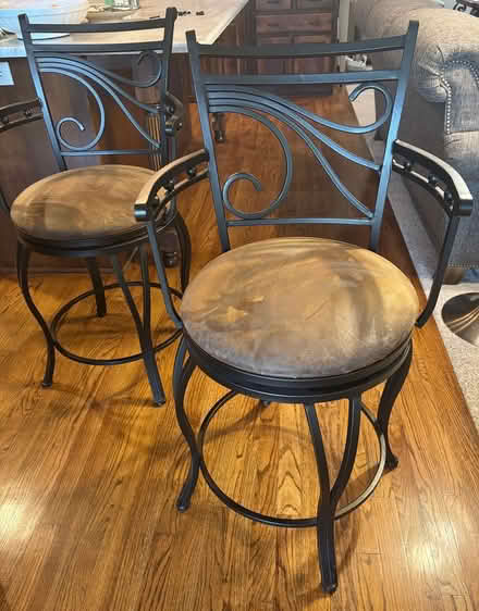 Photo of free 2 bar stools counter height (Fountains at Raintree) #2