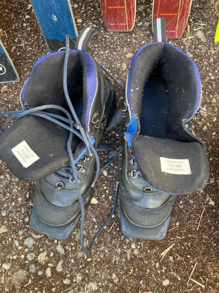 Photo of free Nordic wood skis (NE Seattle, near Roosevelt HS) #2