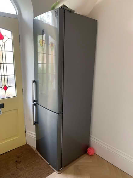 Photo of free Samsung fridge freezer (S7 Netheredge) #1