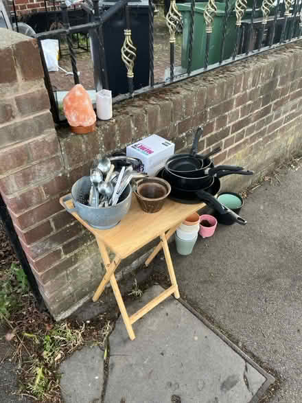 Photo of free kitchen stuff (Herne Hill) #1