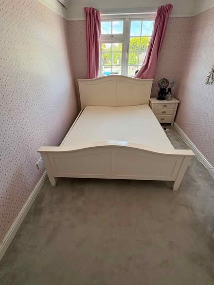 Photo of free Lovely King size bed (Rochford SS1) #2