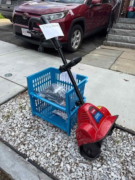 Photo of free stuff on sidewalk (60 Highland Ave, Watertown) #1
